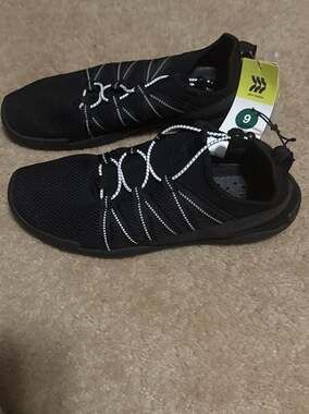 Women’s  Aurora Mesh Water Shoes Black Size 9
S1